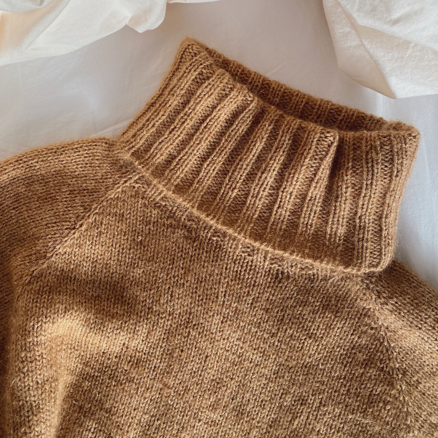 CARAMEL SWEATER - littleWOOrLi & SILKY MOHAIR