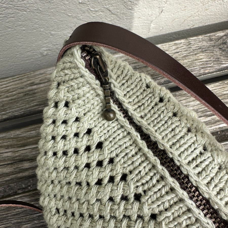 ZIPPER 23 cm - CHOCOLATE BROWN by PetiteKnit