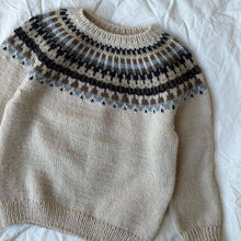 Load image into Gallery viewer, PATTERN - CELESTE SWEATER JUNIOR
