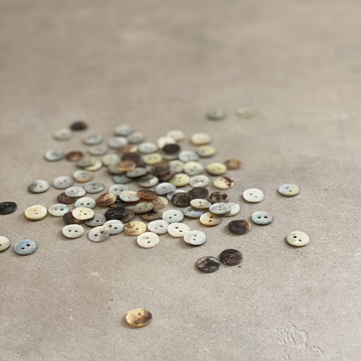 BOTTONI in Madreperla ø11