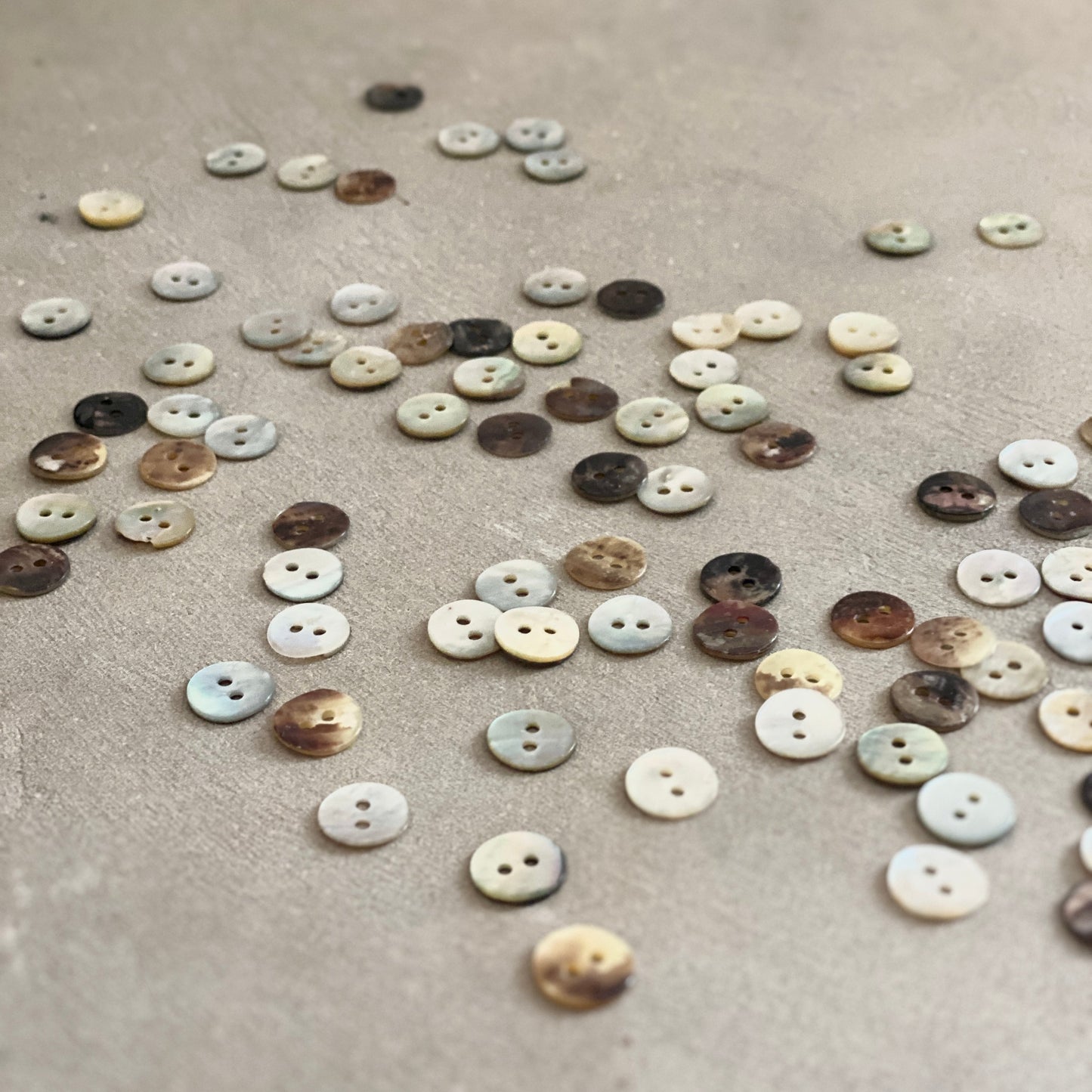 BOTTONI in Madreperla ø11