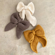 Carica l&#39;immagine nel visualizzatore di Gallery, MEET &amp; KNIT - December Bow
