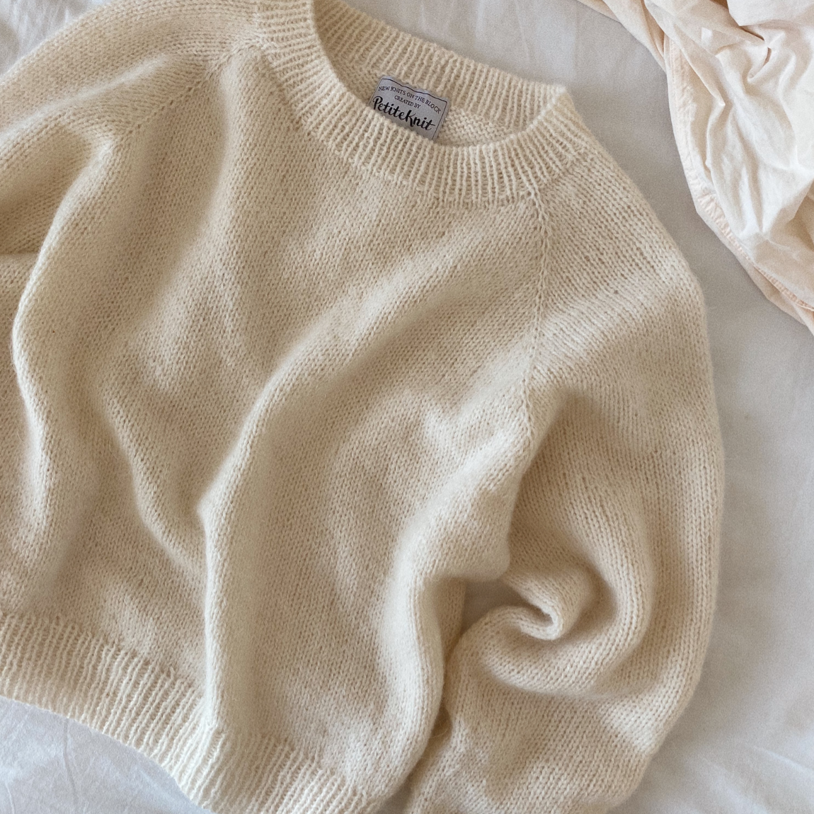 NO FRILLS SWEATER - littleWOOrLi & SILKY MOHAIR