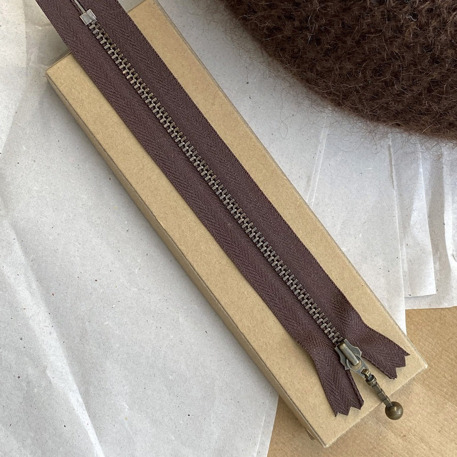 ZIPPER 17 cm - CHOCOLATE BROWN by PetiteKnit