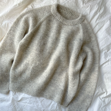 Load image into Gallery viewer, MONDAY SWEATER - WOOrLi in LOVE &amp; SILKY MOHAIR
