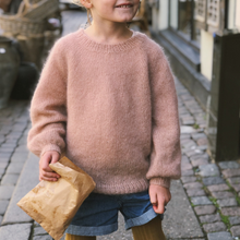 Load image into Gallery viewer, NOVICE SWEATER JUNIOR - MOHAIR EDITION
