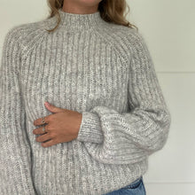 Load image into Gallery viewer, NORTHBOUND SWEATER - midiWOOrLi &amp; FLUFFY CASHMERE
